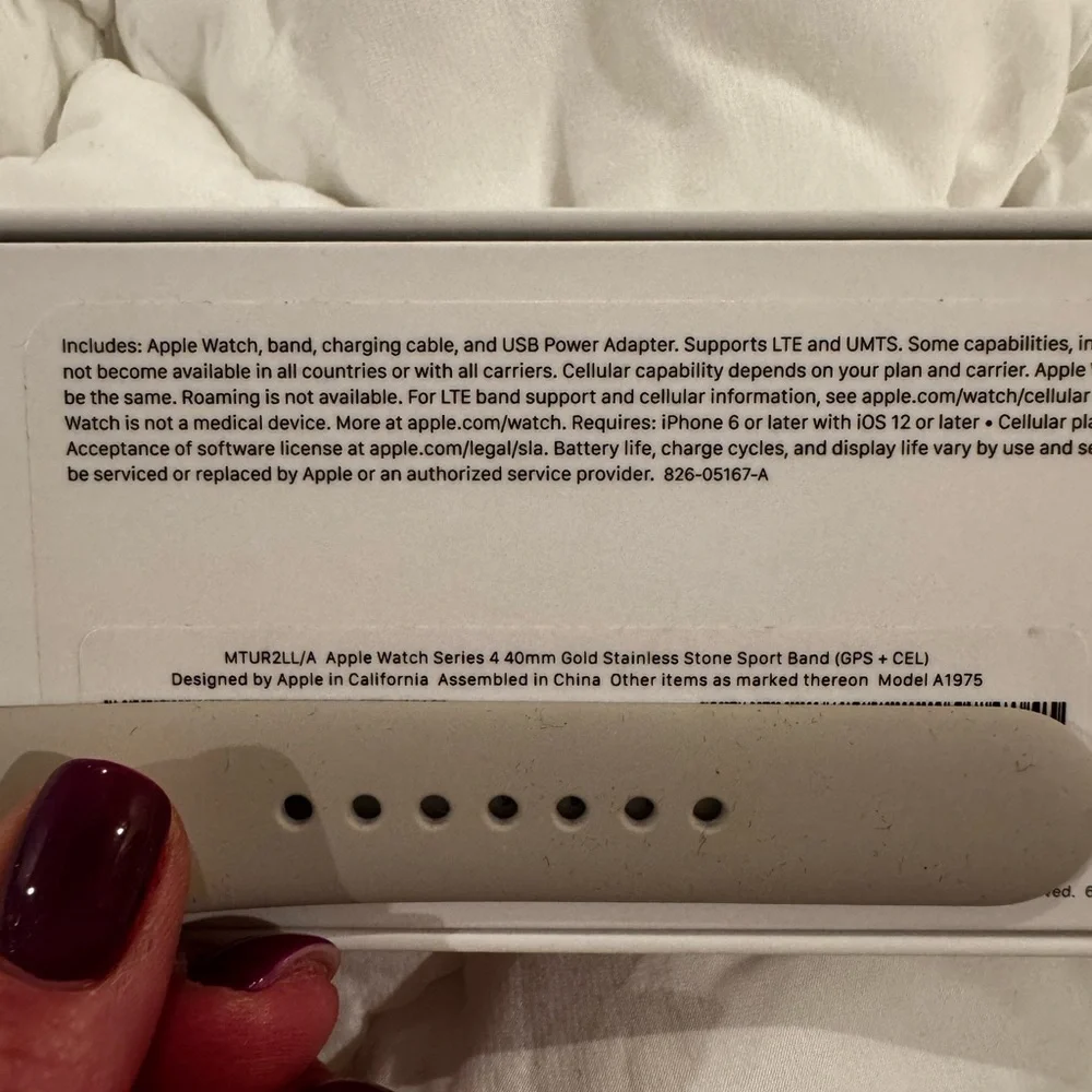 Apple Watch with Gold Band - Picture 7 of 12